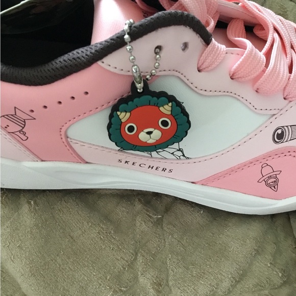 Skechers Spy x Family Collab Anime Sneakers NWOT - Picture 7 of 12